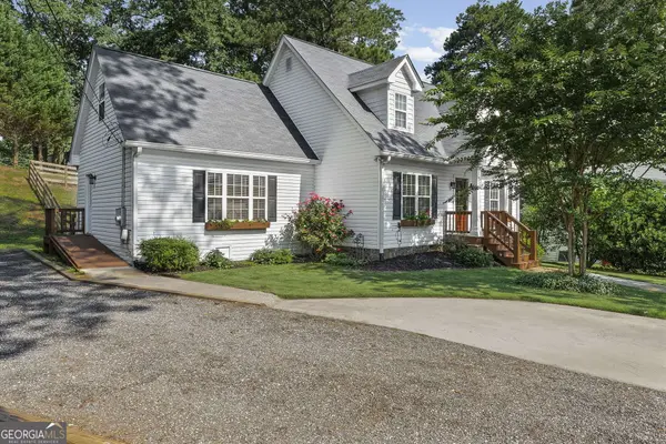 31 Mansour CIR, Newnan, GA 30263