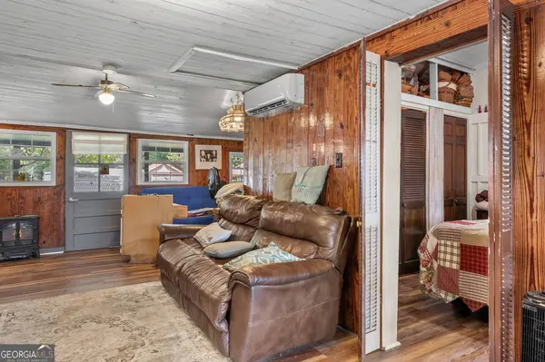 922 Clearwater RD, Sharpsburg, GA 30277