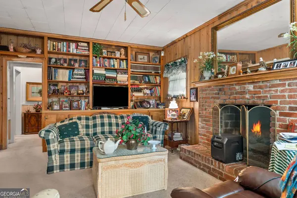 22 Winfield DR, Newnan, GA 30263