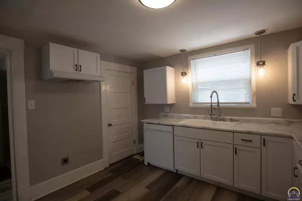 111 SW Fillmore ST, Topeka, KS 66606