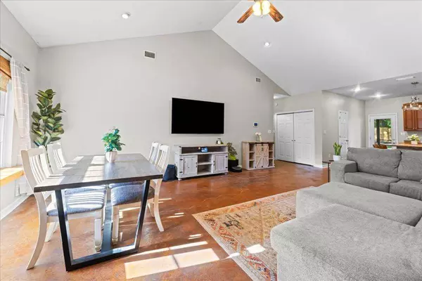 3341 Almanac, Tallahassee, FL 32309