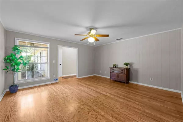 2927 Huntington, Tallahassee, FL 32308