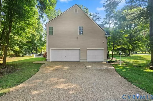 202 Redbird DR, Chester, VA 23836