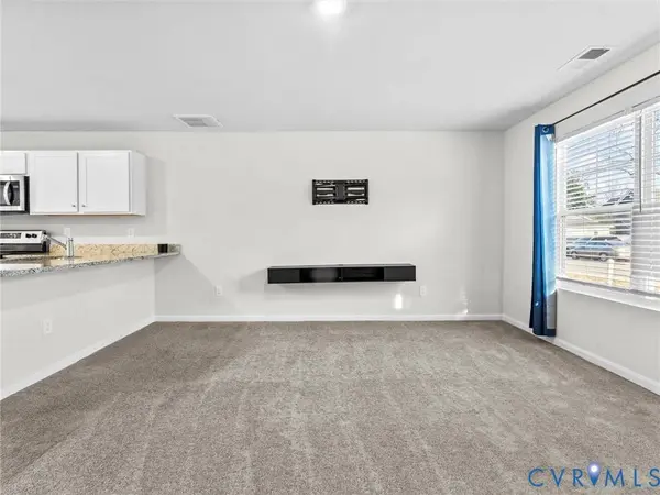 3605 Roselawn TER, Hopewell, VA 23860