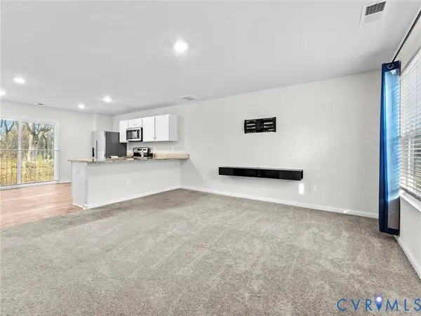 3605 Roselawn TER, Hopewell, VA 23860