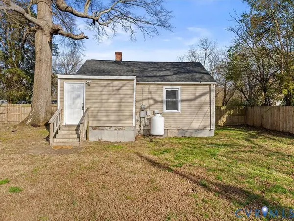 624 Effingham DR, Richmond, VA 23224