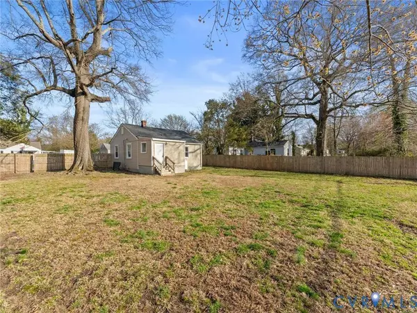 624 Effingham DR, Richmond, VA 23224