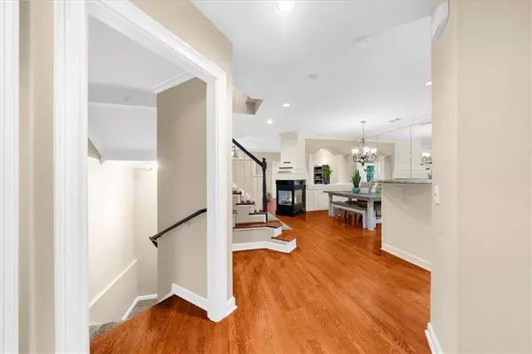 8555 Hope Mews CT, Sandy Springs, GA 30350