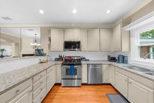 8555 Hope Mews CT, Sandy Springs, GA 30350