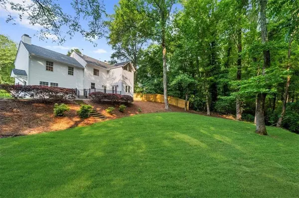 270 Park Bridge LN, Roswell, GA 30075