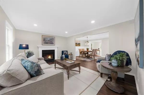 270 Park Bridge LN, Roswell, GA 30075