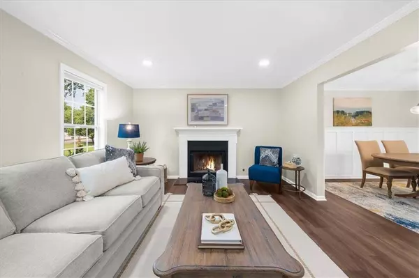 270 Park Bridge LN, Roswell, GA 30075