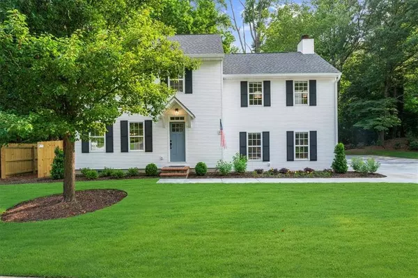 270 Park Bridge LN, Roswell, GA 30075