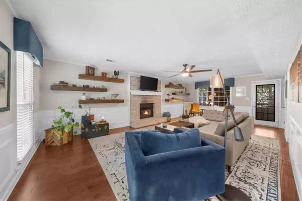 9770 Lake Forest WAY, Roswell, GA 30076