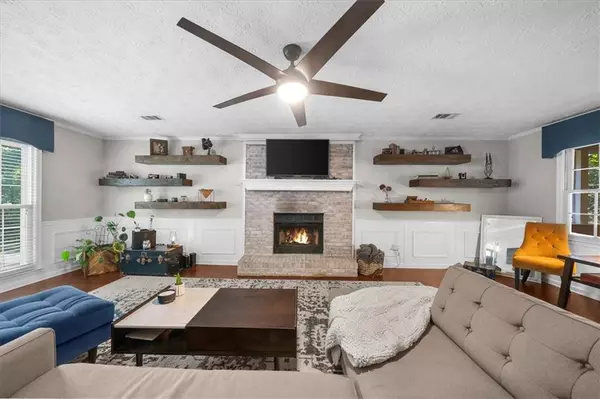 9770 Lake Forest WAY, Roswell, GA 30076