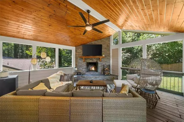 9770 Lake Forest WAY, Roswell, GA 30076