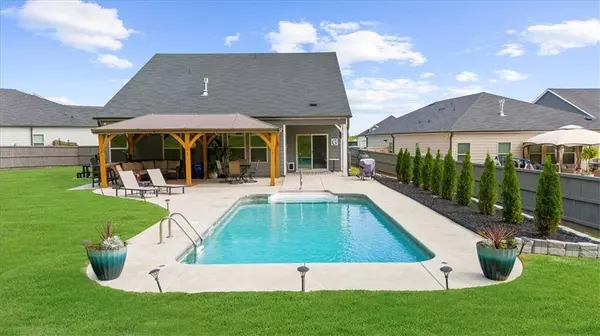 617 Valdosta DR, Canton, GA 30114