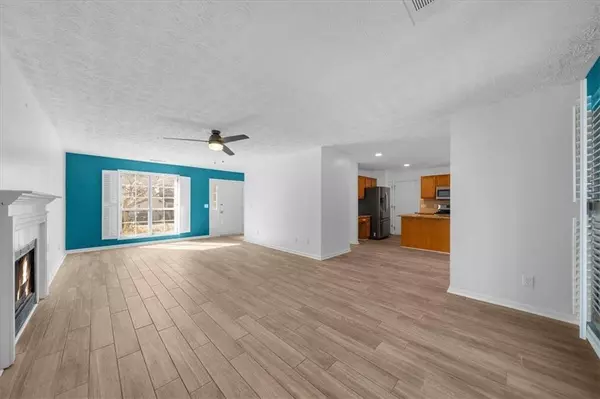 2482 Insdale TRCE NW, Acworth, GA 30101