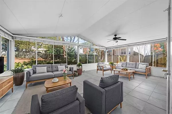 2482 Insdale TRCE NW, Acworth, GA 30101