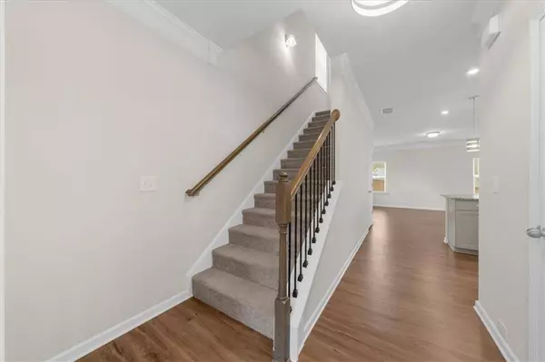 321 Cranston DR, Ball Ground, GA 30107