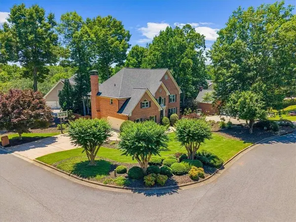 10480 Tuxford DR, Alpharetta, GA 30022