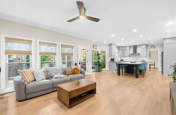 10480 Tuxford DR, Alpharetta, GA 30022