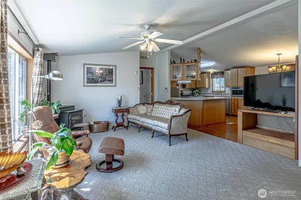 14318 Greenbelt Drive East, Bonney Lake, WA 98391