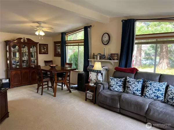 822 82nd ST E, Tacoma, WA 98404