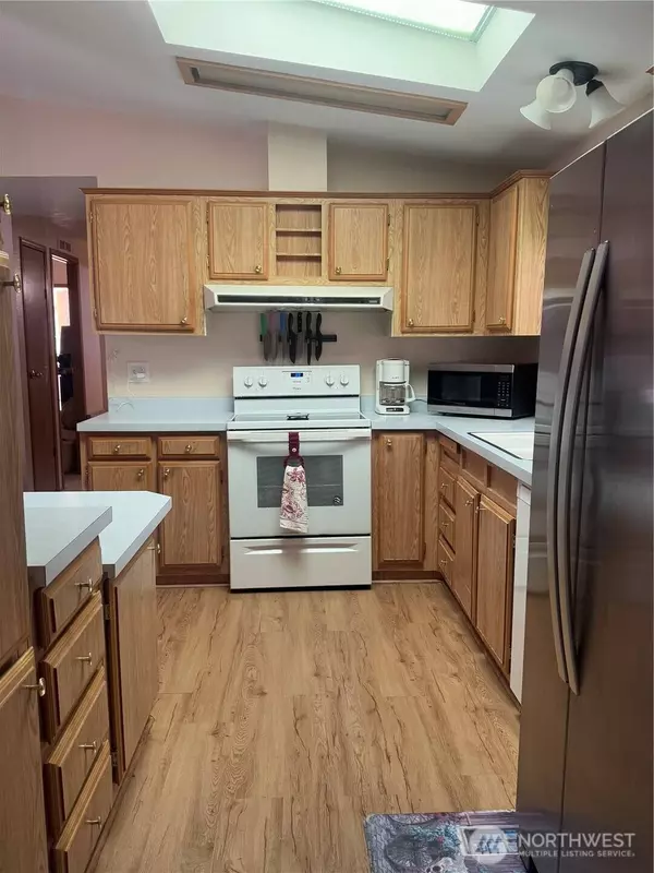 822 82nd ST E, Tacoma, WA 98404