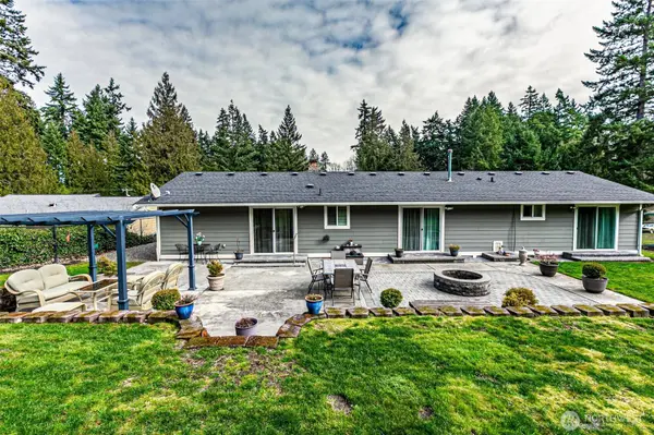 3614 West Tapps DR E, Lake Tapps, WA 98391