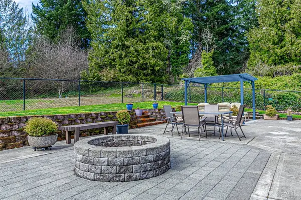 3614 West Tapps DR E, Lake Tapps, WA 98391