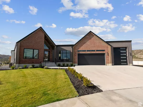 7371 W SUMMIT CREST CIR #124, Herriman, UT 84096