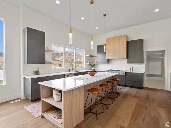 7371 W SUMMIT CREST CIR #124, Herriman, UT 84096