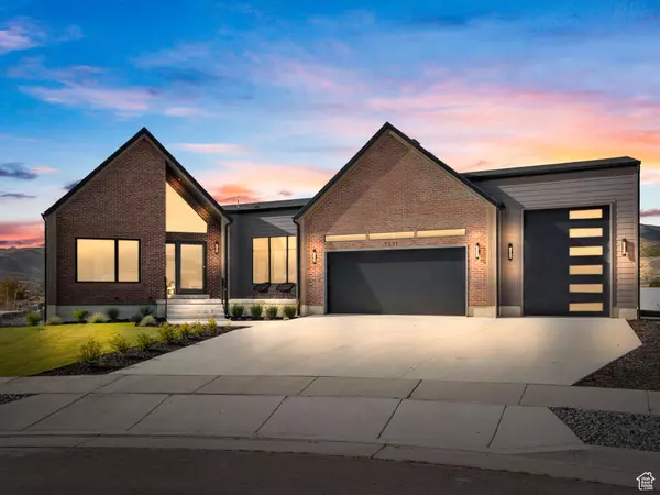 7371 W SUMMIT CREST CIR #124, Herriman, UT 84096