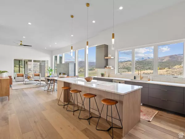 7371 W SUMMIT CREST CIR #124, Herriman, UT 84096