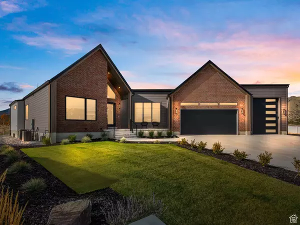 7371 W SUMMIT CREST CIR #124, Herriman, UT 84096