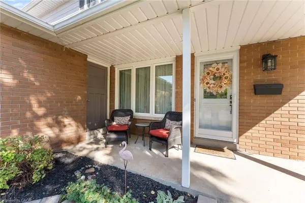1251 Nottingham Avenue, Burlington, ON L7P 2R5