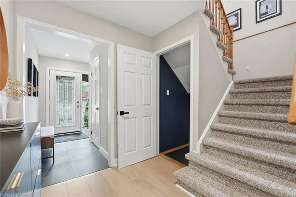 2445 Stefi TRL, Oakville, ON L6H 5Y4