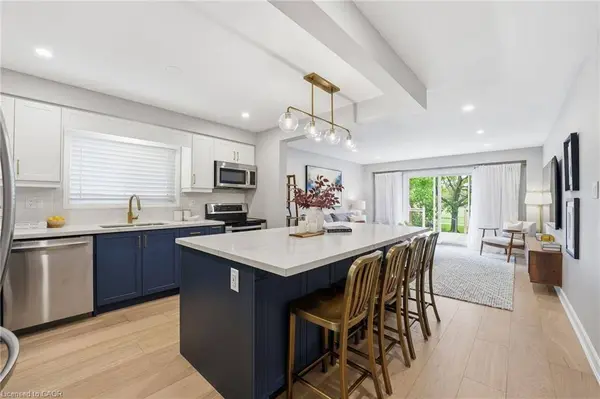 2445 Stefi Trail, Oakville, ON L6H 5Y4