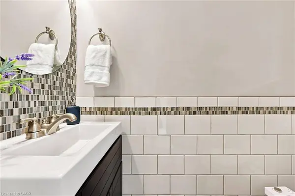 51 Barons Avenue N, Hamilton, ON L8H 5A3