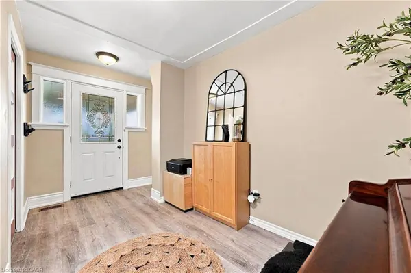 51 Barons Avenue N, Hamilton, ON L8H 5A3