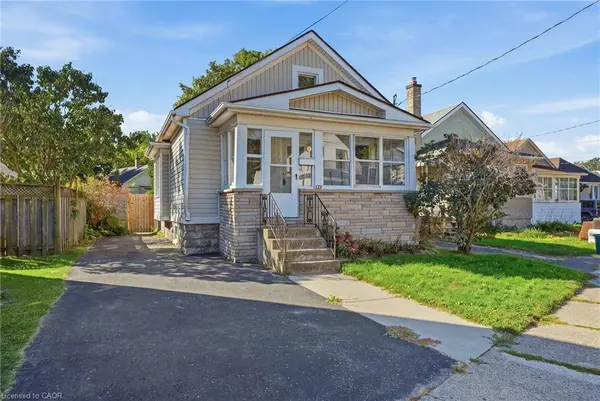 132 Grass AVE, St. Catharines, ON L2R 1T4