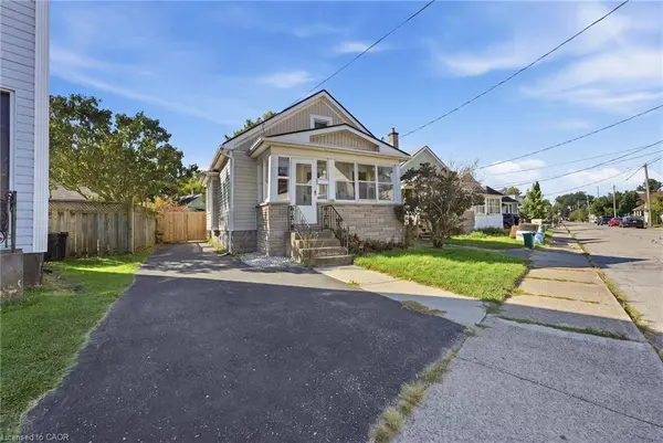 132 Grass AVE, St. Catharines, ON L2R 1T4