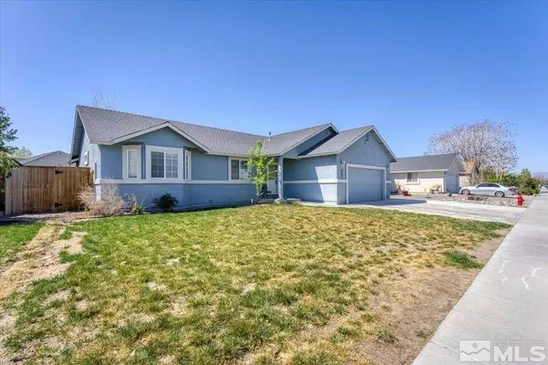 989 Julia Lane, Fernley, NV 89408