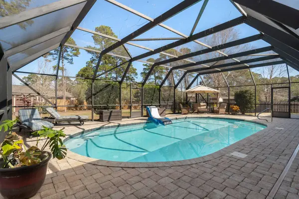 7048 Flintwood Street, Navarre, FL 32566