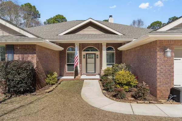 7048 Flintwood Street, Navarre, FL 32566