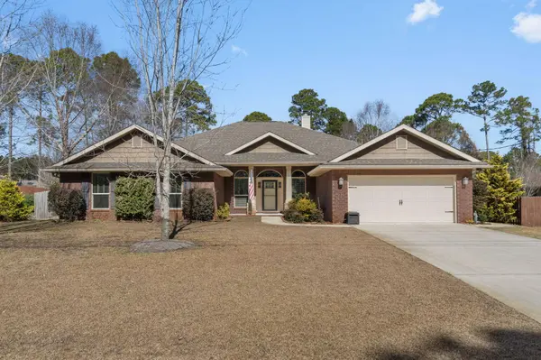 7048 Flintwood Street, Navarre, FL 32566