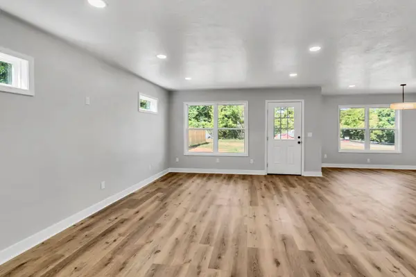 504 S Market St, Paris, TN 38242