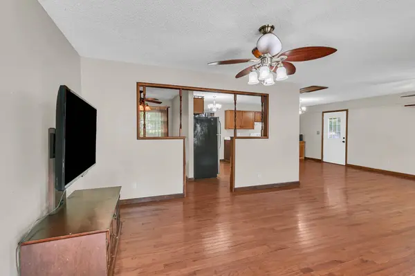 2121 Honey Locust Cv, Paris, TN 38242