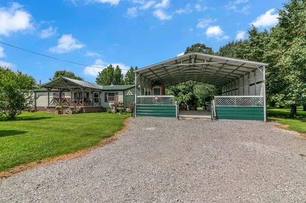 2794 Perkins Rd, Puryear, TN 38251